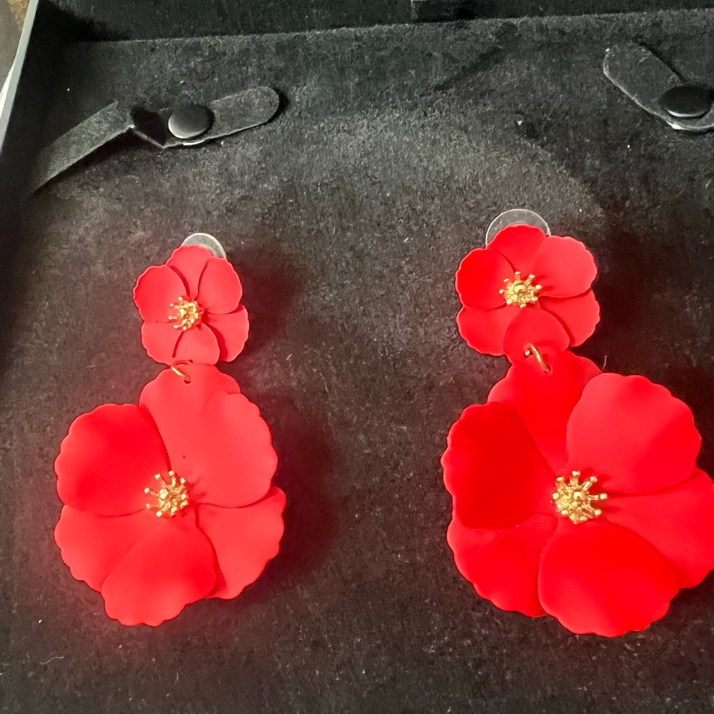 Gorgeous red Hawaiian flower dangle earrings